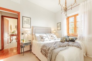 5 bedrooms, iron/ironing board, free WiFi, bed sheets - Villa Amore, a Romantic Hilltop Farmhouse in Lucca (Lucca)