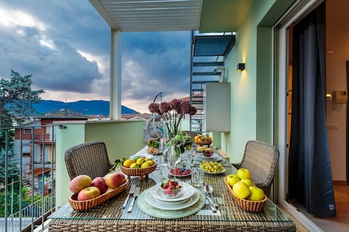 Serenity Vista Penthouse with Terrace in the City Centre of Lucca