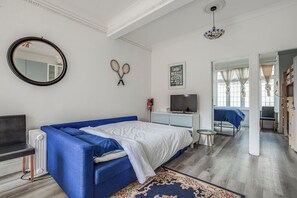 2 bedrooms, iron/ironing board, travel cot, WiFi - Bright 2BR + Patio 25mins from Central Museums (London)