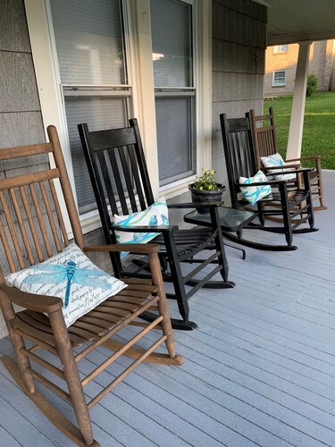 Roomy Outdoor Getaway close to Pipestem Park and Winterplace Resort. 