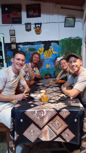 Asrama Umum Basic | Area keluarga