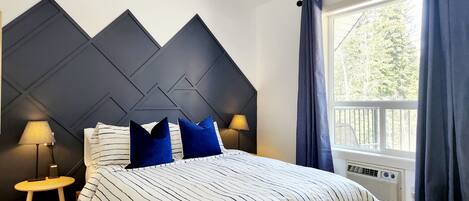 6 bedrooms, iron/ironing board, free WiFi, bed sheets