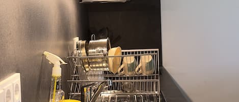 冰箱、微波炉、烤箱、炉灶
