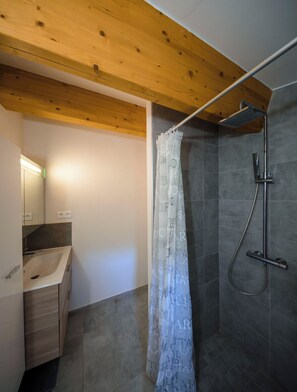 Hair dryer, towels, soap, toilet paper - Rena Bianca, 25 m2, 6 min walk to the beach! (Coggia)