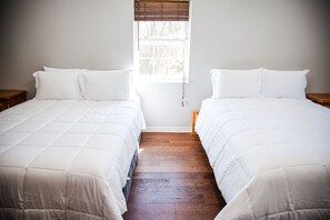 4 soverom, skrivebord, strykejern/-brett og wi-fi (inkludert)