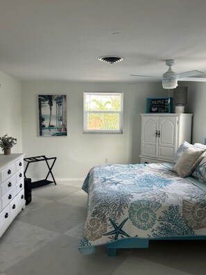 2 Schlafzimmer, Schreibtisch, Bügeleisen/Bügelbrett, Reisekinderbett