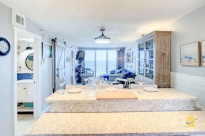 Apartamento, 2 habitaciones, balcón, vistas al mar | Cocina privada
