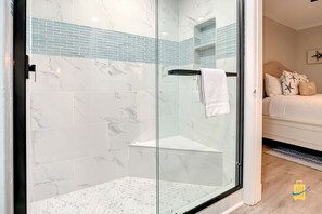 Apartment, 2 Bedrooms, Beach View | Bathroom