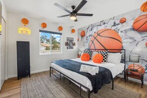 5 bedrooms, iron/ironing board, travel crib, free WiFi - Heated Pool, Volleyball, Pickleball, Hot Tub! Oasis Resort (Scottsdale)