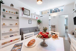 Dining - Lucca Old Town Apartment - Lucca, Toscana (Lucca)