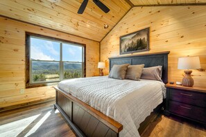 5 habitaciones, tabla de planchar con plancha y cuna de viaje