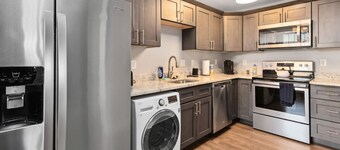 Your Cozy 2-Bedroom Midtown