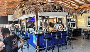 Bar (in der Unterkunft)