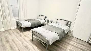 1 soverom, strykejern/-brett, wi-fi og sengetøy