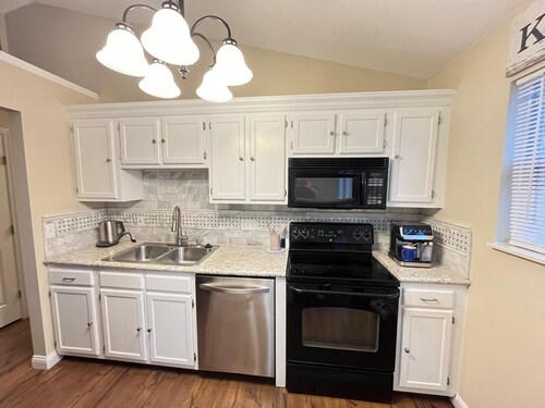 Affordable large group house near Cincy and NKY events
