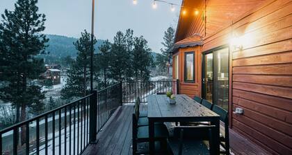 NEW Hot Tub + Arcade + Fire Pit + Mtn Views