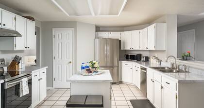 Spacious 4 BR House in Centennial
