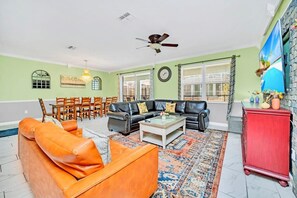 TV - Endless Fun 9BR Sleeps 27, Pool+Spa@Championsgate (Davenport)
