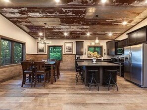 Private kitchen - Wyatt’s Cove-Private Heated Pool (Sevierville)