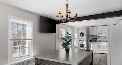 Family/Travelers! Near Philadelphia, Sesame Place, Six Flags, Parx, NJ & NY!!!!!