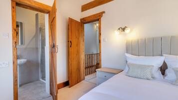 3 bedrooms, free WiFi, bed sheets