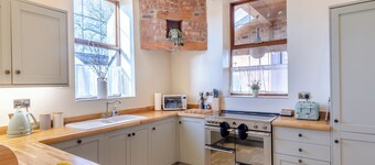 Garden Cottage - UK45498