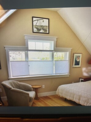 1 habitación, escritorio, tabla de planchar con plancha y wifi gratis 