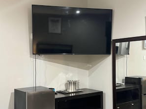 Individually furnished, desk, free WiFi, bed sheets - Rodeway Inn El Cajon - San Diego East (El Cajon)