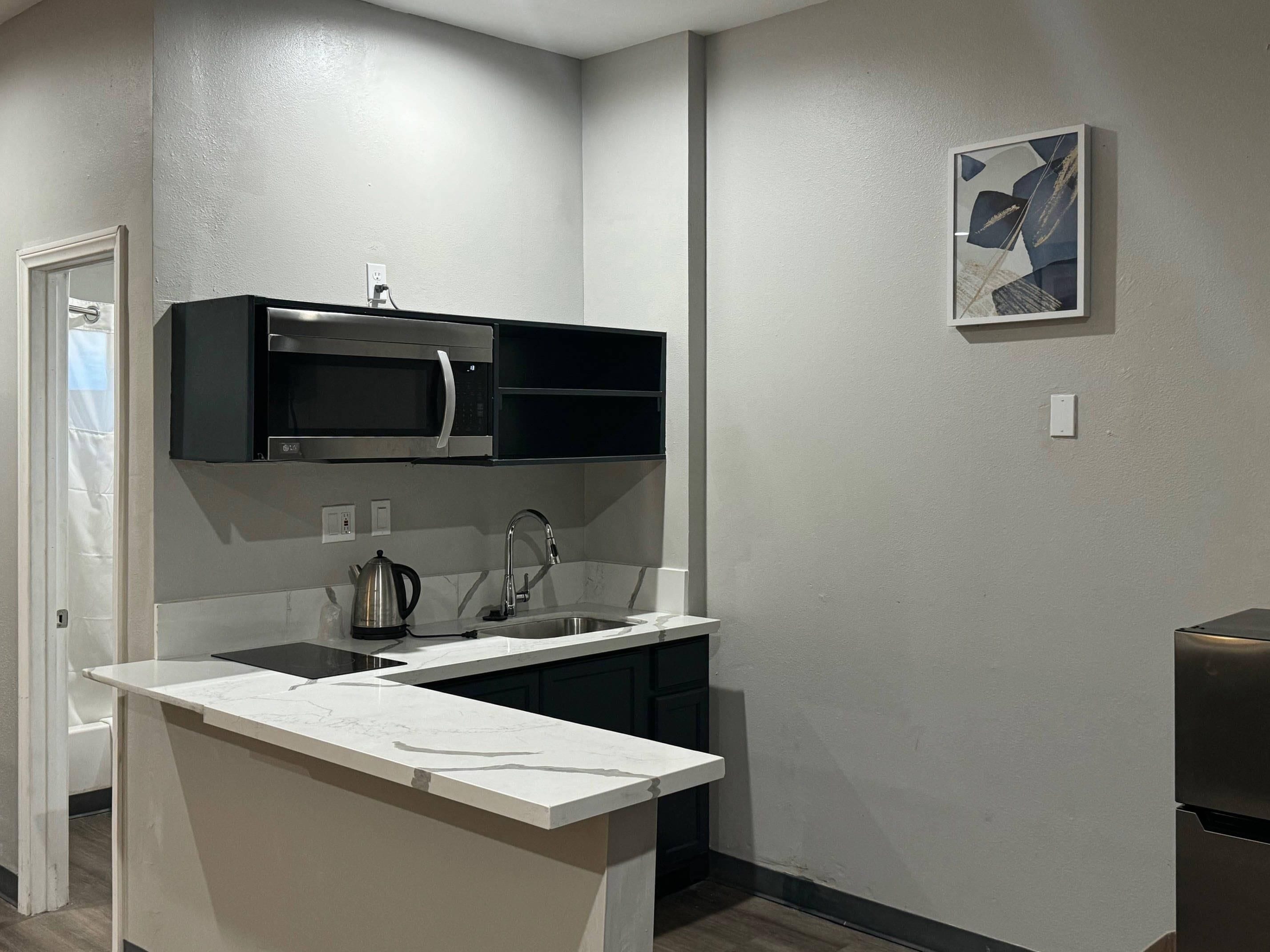 布置獨特、書桌、免費無線上網、床單