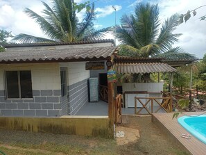 Outdoor spa tub - Casa Sitio em Condomínio Fechado Jauá Camacari (Jaua - vila de abrantes)