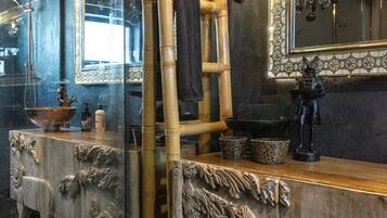 Free toiletries, hair dryer, towels, soap