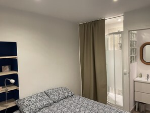 1 sovrum, strykjärn/strykbräda, gratis wi-fi och sängkläder