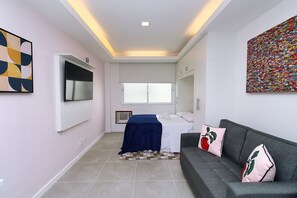 Ropa de cama de alta calidad, cortinas blackout y wifi gratis 