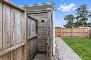 Property grounds - 3-min walk to BEACH! Private luxury Backyard! (Dennis)