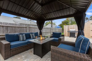 Terrace/patio - 3-min walk to BEACH! Private luxury Backyard! (Dennis)