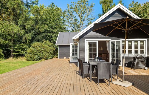 Lovely home in Gilleleje with WiFi
