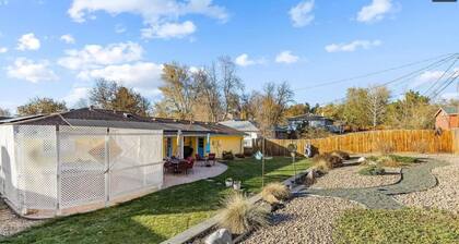 Sunny Beach House of Olde Town Arvada