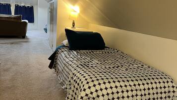 4 Schlafzimmer, Bügeleisen/Bügelbrett, kostenloses WLAN, Bettwäsche