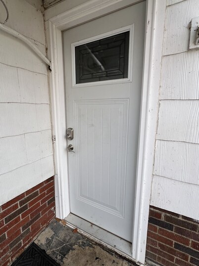 4 Bedroom, 6 Bed, 2 Bathroom 2 Story Spacious Home NW Side of CR