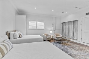 3 bedrooms, iron/ironing board, travel cot, free WiFi - Pink Flamingo – Heated Pool, Colorful Decor, Outdoor Dining & Minutes to Indian Rocks Beach (Indian Rocks Beach)