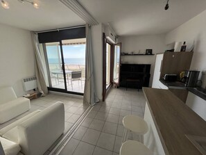 TV - Lovely 3 Room apartment sea view swimming pool Rochelongue Cap d'Agde (LE CAP D AGDE)