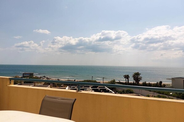 Property grounds - Lovely T3 with mezzanine and sea view swimming pool Rochelongue Cap d'Agde (LE CAP D AGDE)