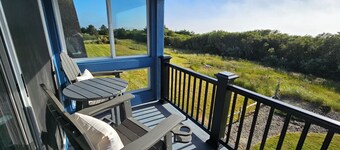 Beach Please!  Full Cozy Condo In Ocean Shores with Private Deck