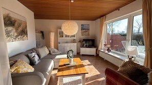 TV, stereo - Haus Ruhewinkel 2 - Bungalow Ruhewinkel 2 (Alkersum)