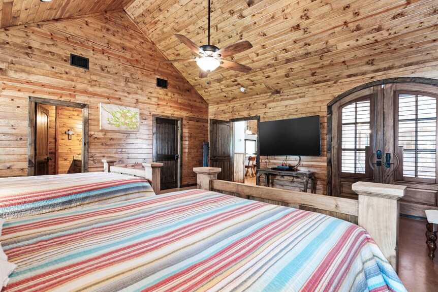 Single Story | River Access Included | Swimming Pool & Hot Tub - Concan, TX