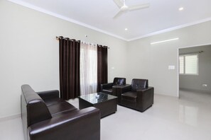 Lobby - OYO 35724 The Green Orchid (Shrirangapattana)