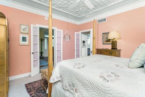 2 chambres, fer et planche à repasser, lit parapluie, Wi-Fi gratuit