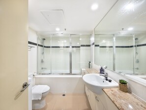 ヘアドライヤー、タオル