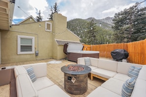 Exterior detail - Mountain Retreat (Cascade)