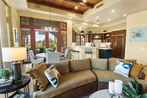 Een televisie en boeken